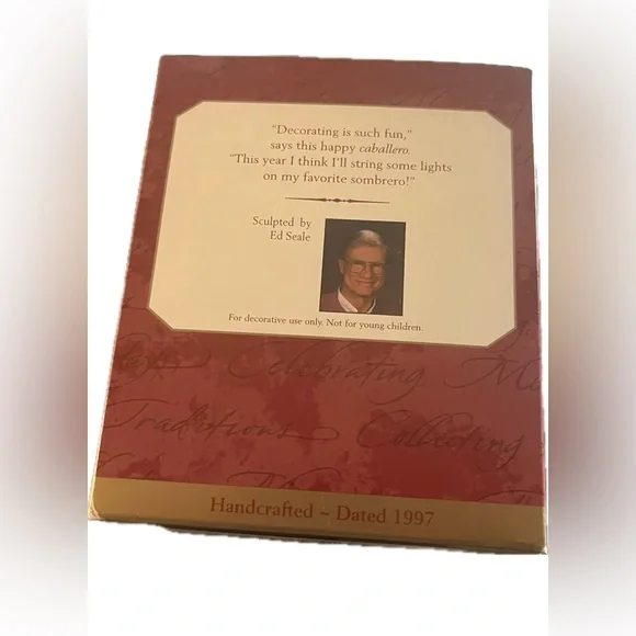 Hallmark Keepsake Ornament Feliz Navidad Mouse and Hat lights - Picture 3 of 7